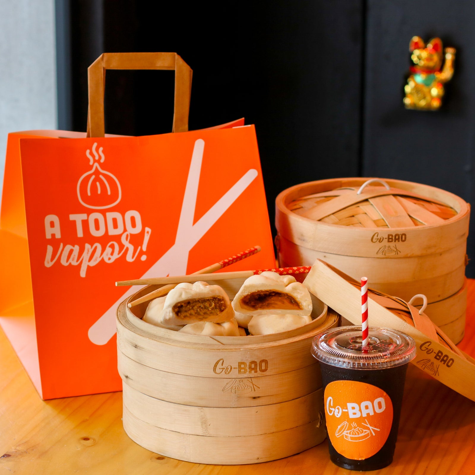 Té de la casa + Dulce de leche bao + Cheeseburger bao W